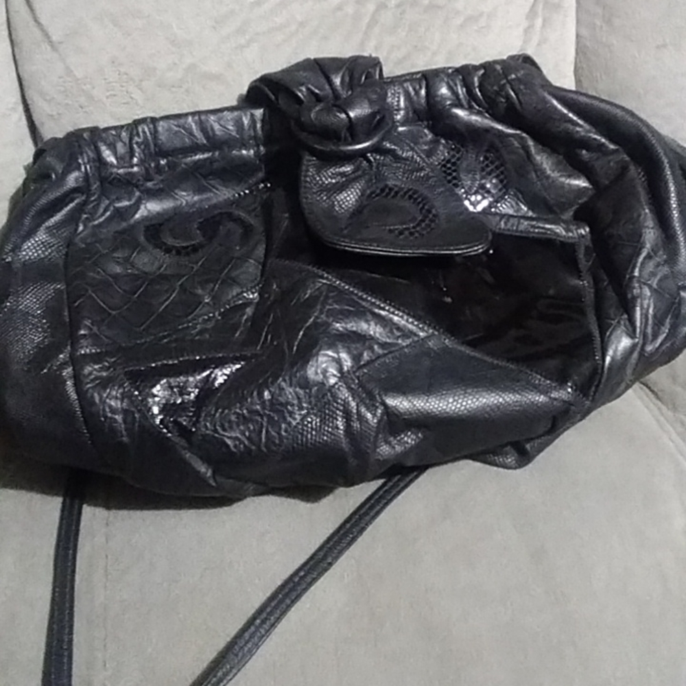 Fifth Avenue black leather purse